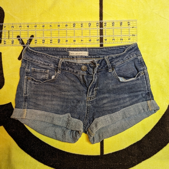 Bullhead Black women's denim medium wash shorts - size 5 - Picture 1 of 4